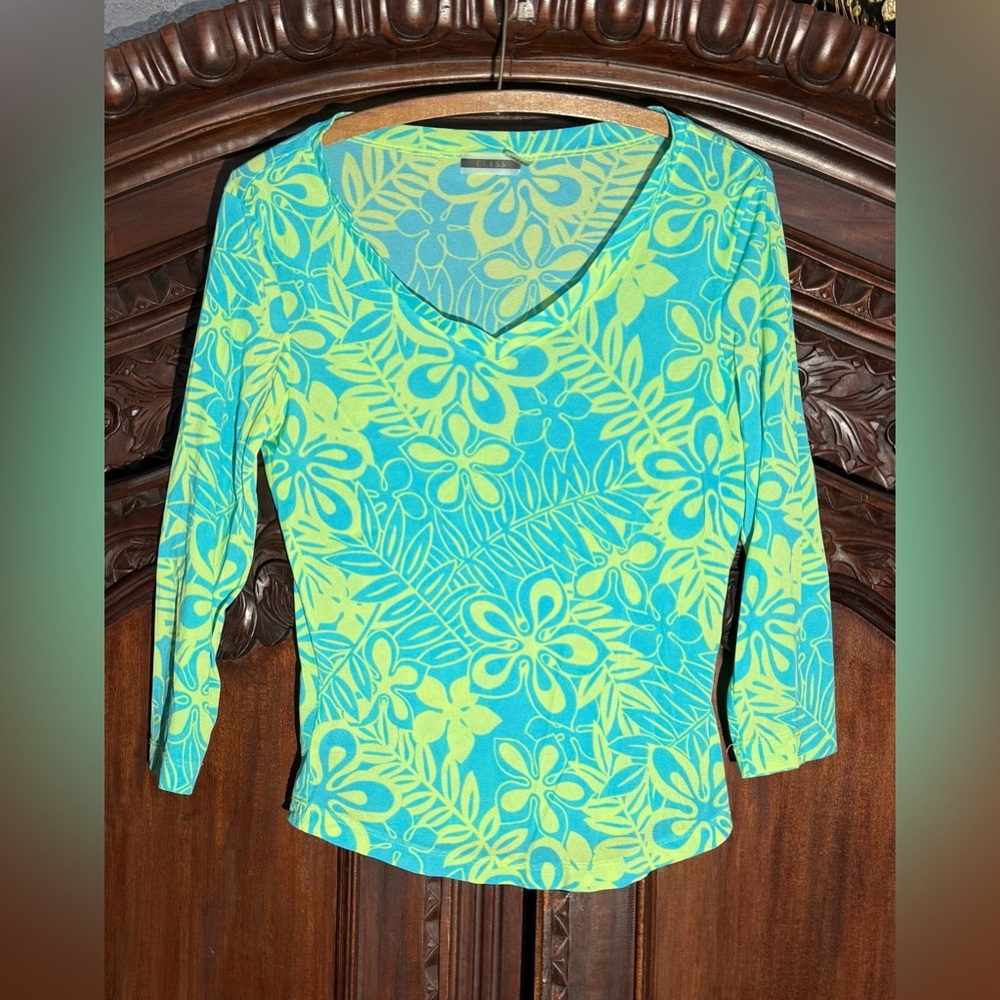 Vintage 90’s/Y2K Guess Psychedelic Hibiscus Flower Power Mesh 3/4” Sleeve Top!